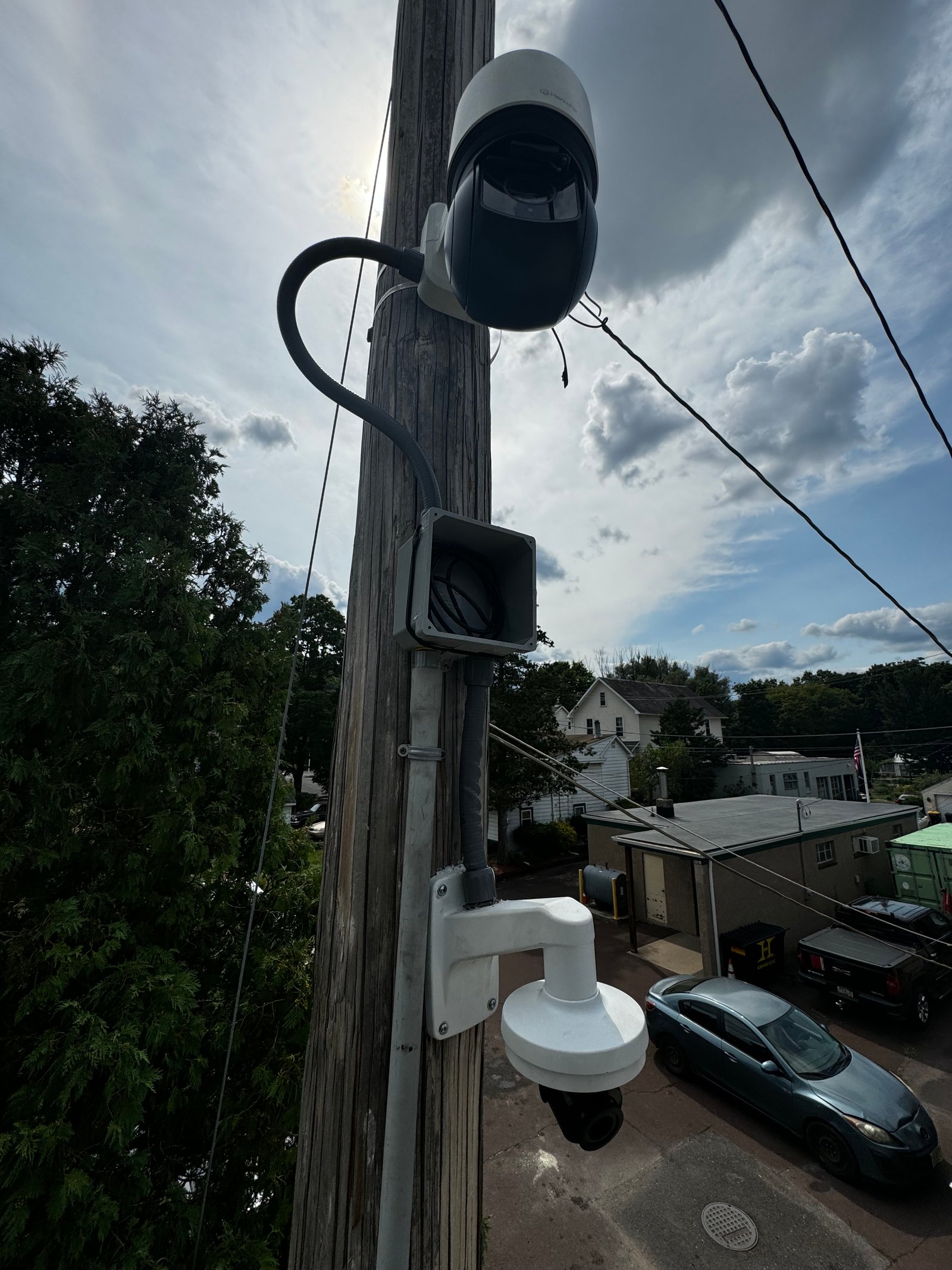 Pole-mounted PTZ dome